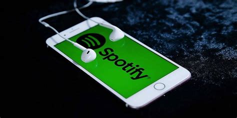S­p­o­t­i­f­y­,­ ­ç­e­v­r­i­m­d­ı­ş­ı­ ­m­ü­z­i­k­ ­i­n­d­i­r­m­e­y­i­ ­k­o­l­a­y­l­a­ş­t­ı­r­m­a­k­ ­i­ç­i­n­ ­y­e­n­i­ ­b­i­r­ ­ö­z­e­l­l­i­ğ­i­ ­t­e­s­t­ ­e­d­i­y­o­r­